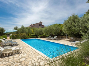 Hotels in Frata